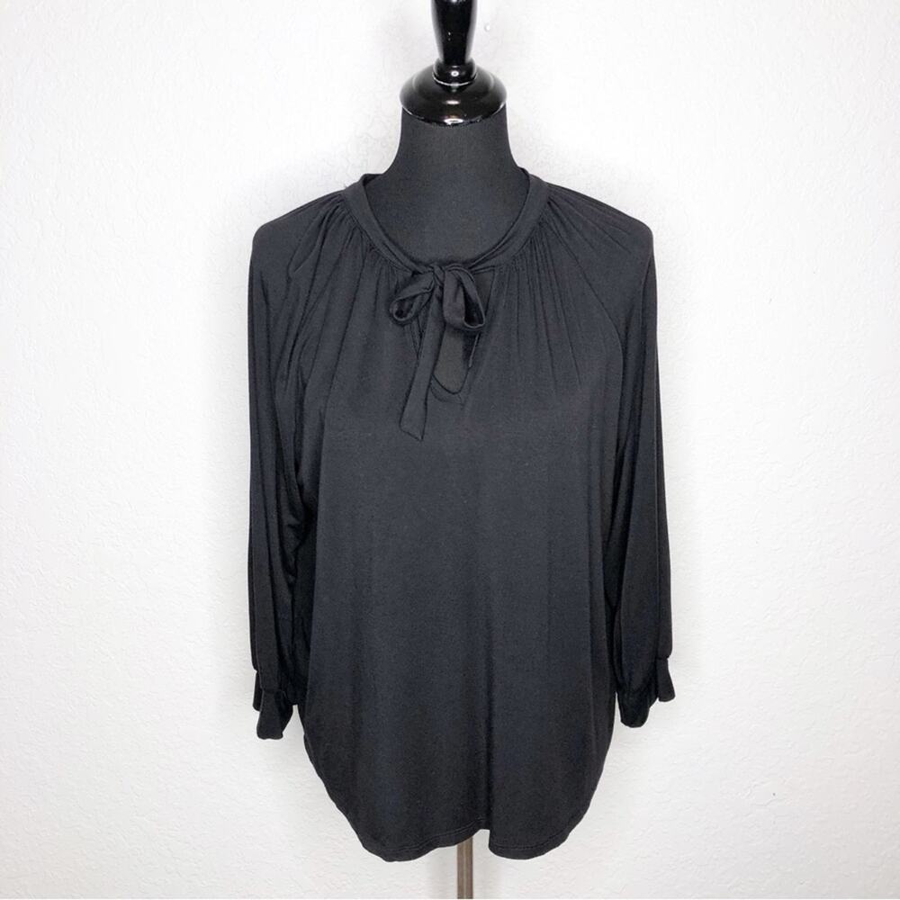 Amour Vert black tie front neckline jersey knit top size Large